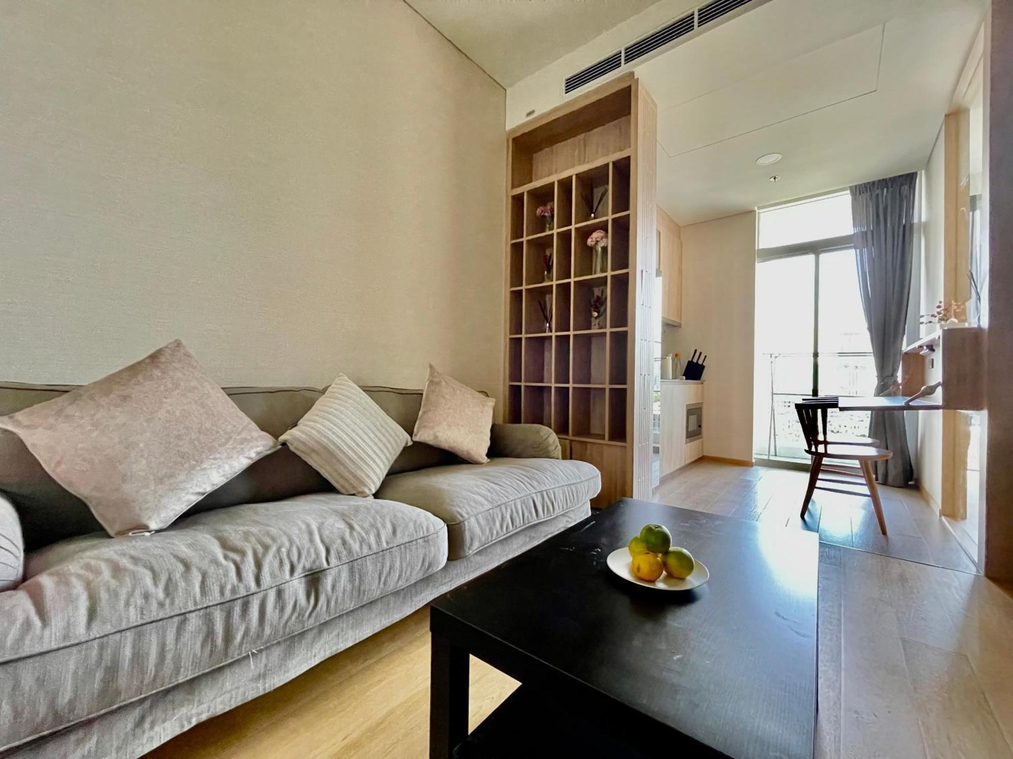Zenith Ekkamai 1br King Size Sky View Bts Eakkamai